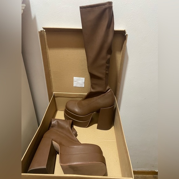 Brown Steve Madden boots - Picture 4 of 4